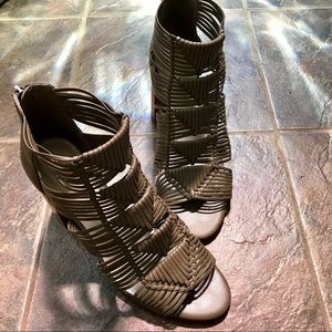 1. State Meshed Heels